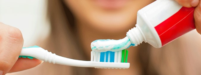 How to Choose the Right Toothbrush and Toothpaste